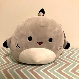 8” Gordon the black top Shark Squishmallow